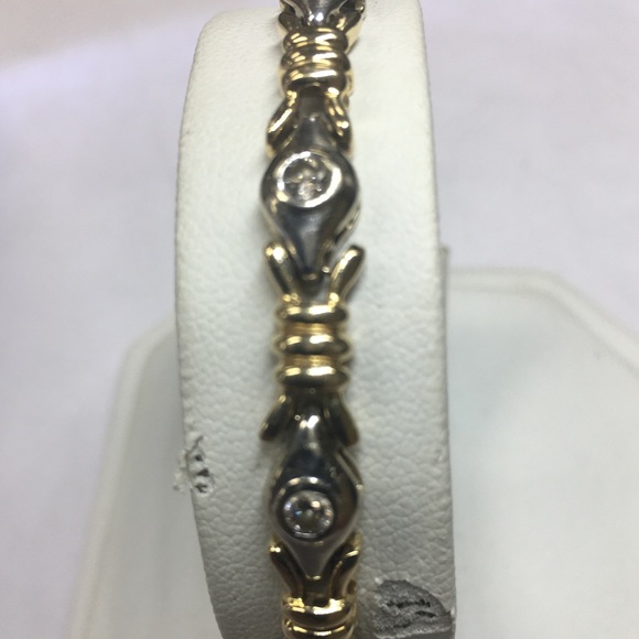 Jewelry - 14K  yellow gold round diamonds bracelet